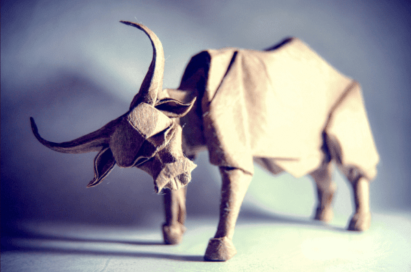 ”Origami Water Buffalo” design - Nguyen Hung Cuong, pliat de Gonzalo Garcia Calvo